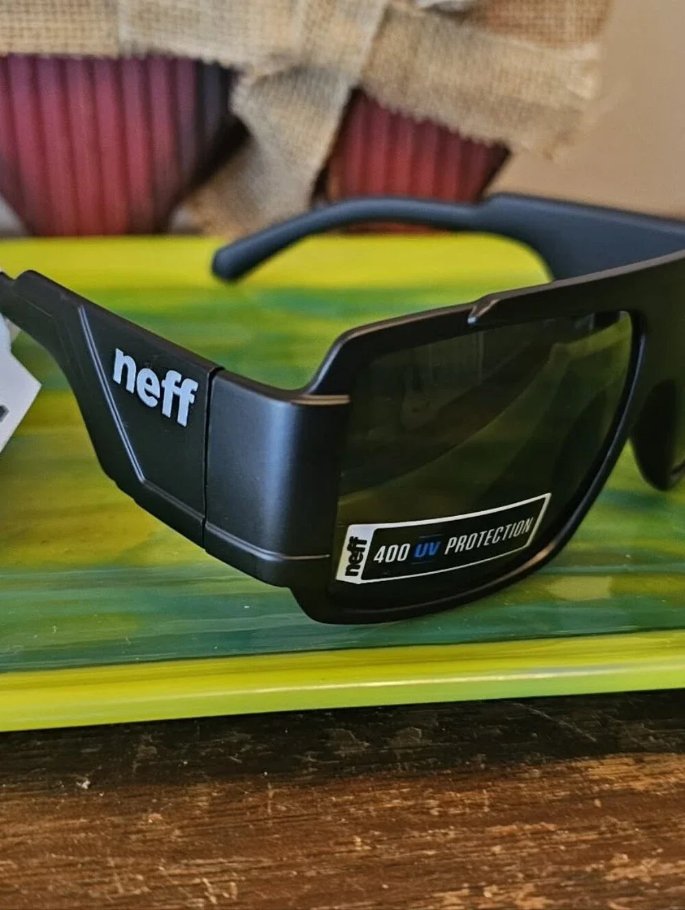 Neff Banks Sunglasses w/ Microfiber Carrying Case - NWT